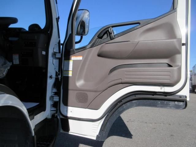 MITSUBISHI CANTER 2025 Image 31