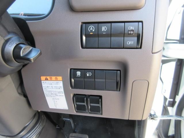 MITSUBISHI CANTER 2025 Image 31