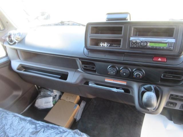 MITSUBISHI CANTER 2025 Image 31