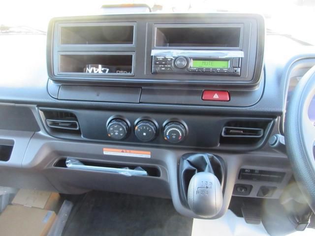 MITSUBISHI CANTER 2025 Image 31