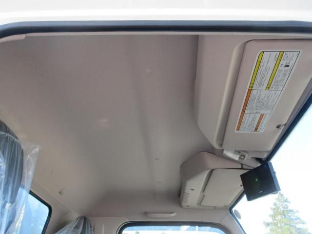 MITSUBISHI CANTER 2025 Image 31