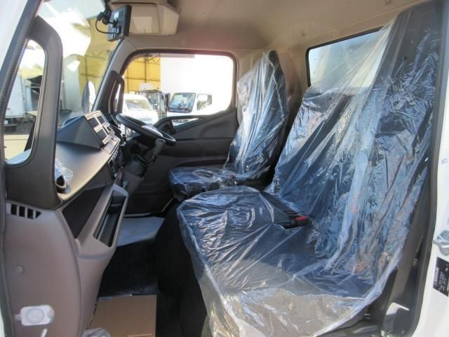 MITSUBISHI CANTER 2025 Image 31