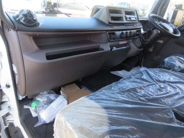 MITSUBISHI CANTER 2025 Image 31