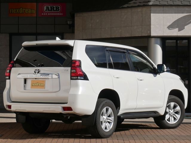 TOYOTA LANDCRUISER PRADO 2018 Image 31