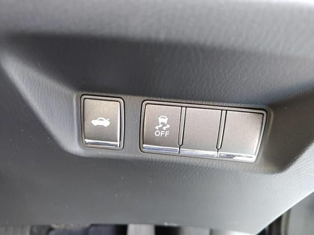 NISSAN FUGA 2017 Image 31