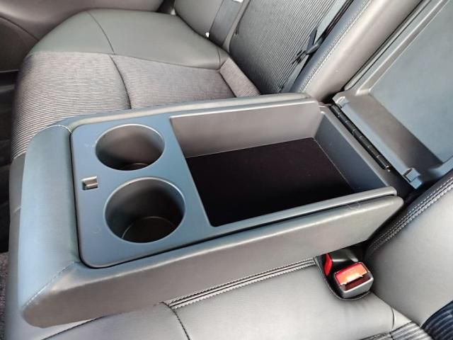 NISSAN FUGA 2017 Image 31