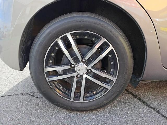 TOYOTA VITZ 2017 Image 31