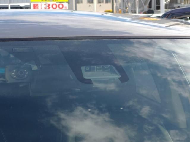 TOYOTA VITZ 2017 Image 31