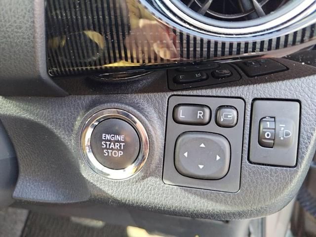 TOYOTA VITZ 2017 Image 31