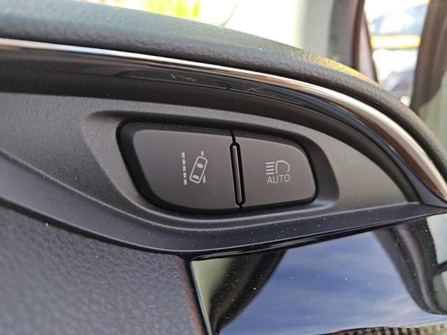 TOYOTA VITZ 2017 Image 31