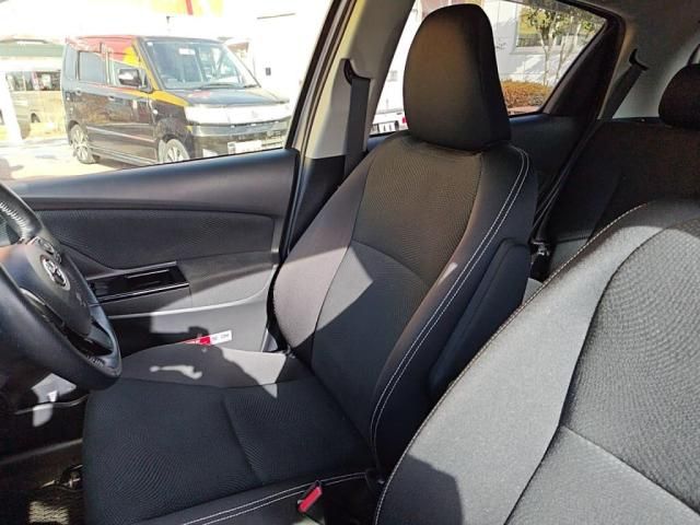 TOYOTA VITZ 2017 Image 31