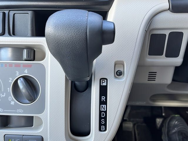 DAIHATSU MOVE 2017 Image 31