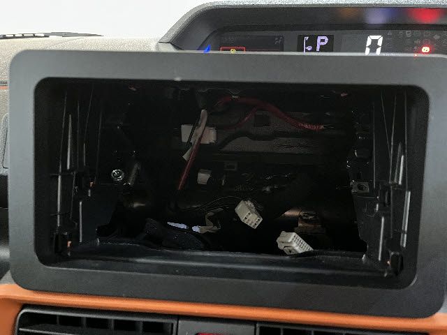 DAIHATSU TANTO FAN CROSS 4WD 2024 Image 31