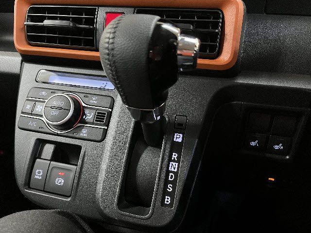 DAIHATSU TANTO FAN CROSS 4WD 2024 Image 31