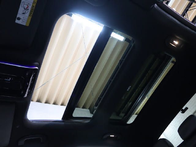 MERCEDES BENZ C CLAS 2023 Image 31