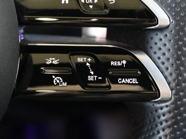 MERCEDES BENZ C CLAS 2023 Image 31