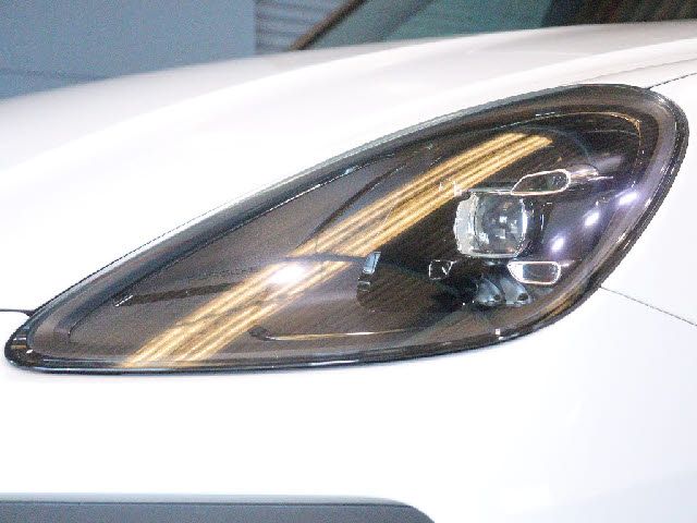 PORSCHE CAYENNE 2018 Image 31