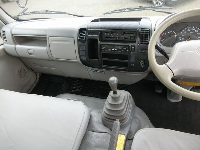 TOYOTA DYNA 2010 Image 31