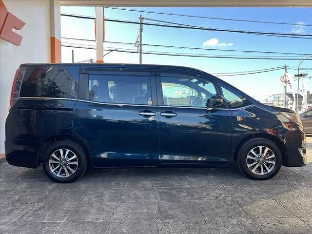 TOYOTA ESQUIRE 2018 Image 31