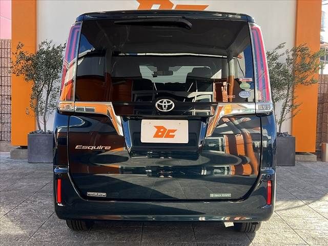 TOYOTA ESQUIRE 2018 Image 31