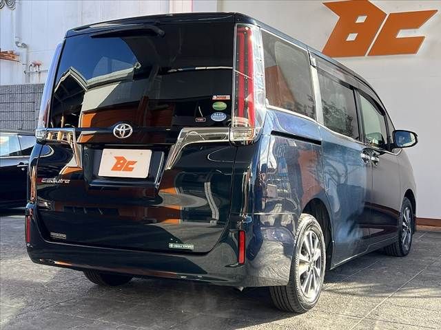 TOYOTA ESQUIRE 2018 Image 31