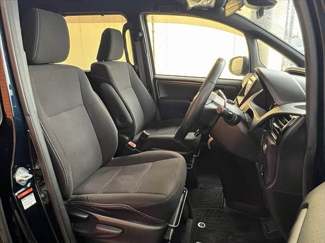 TOYOTA ESQUIRE 2018 Image 31