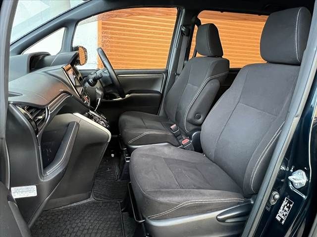 TOYOTA ESQUIRE 2018 Image 31