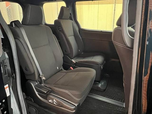 TOYOTA ESQUIRE 2018 Image 31