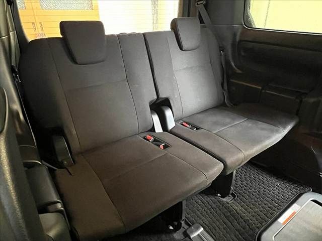 TOYOTA ESQUIRE 2018 Image 31