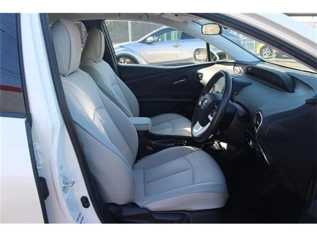 TOYOTA PRIUS PHV 2017 Image 31