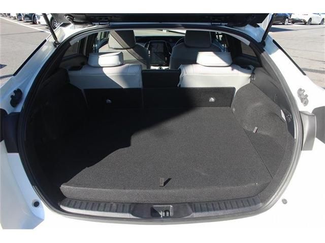 TOYOTA PRIUS PHV 2017 Image 31