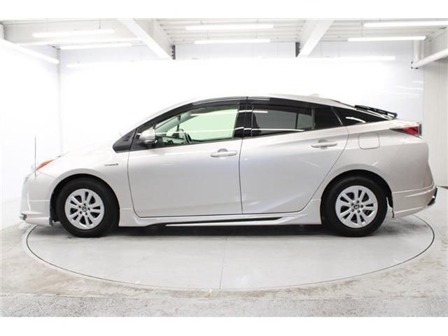 TOYOTA PRIUS 2016 Image 31