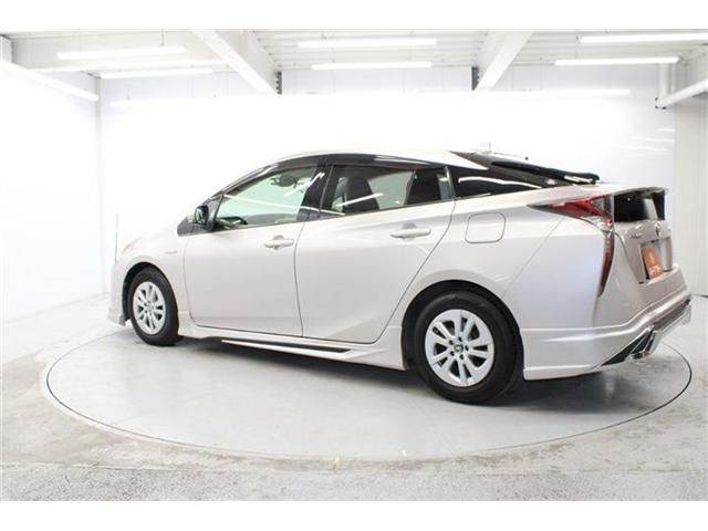 TOYOTA PRIUS 2016 Image 31