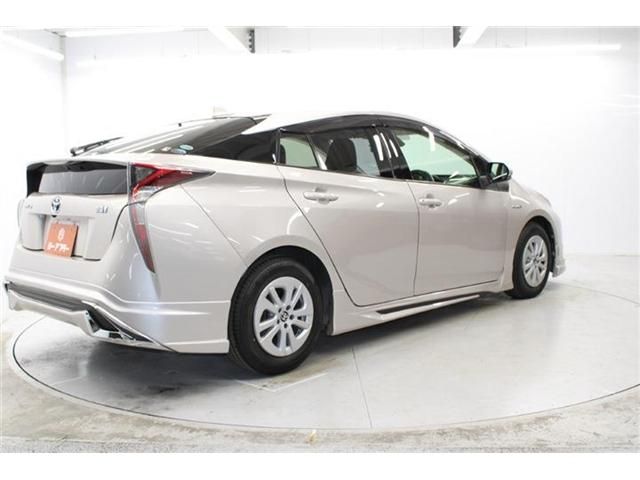 TOYOTA PRIUS 2016 Image 31