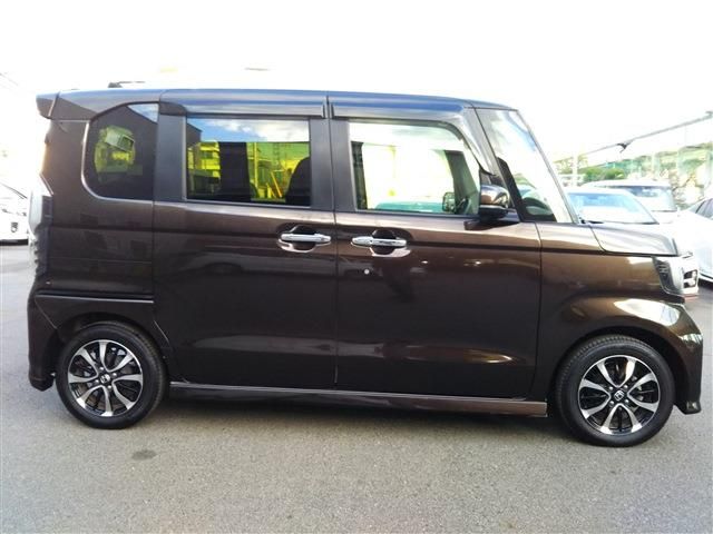 HONDA N BOX CUSTOM 2018 Image 31