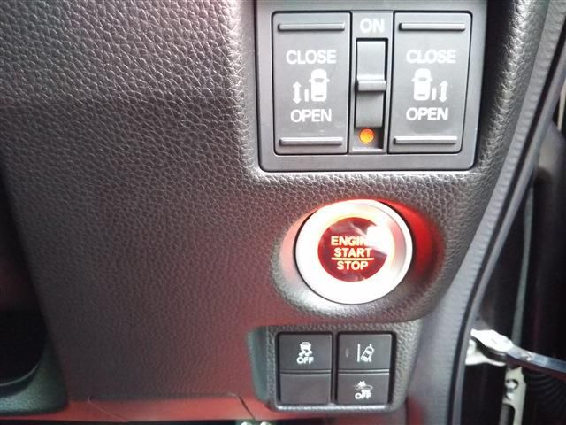 HONDA N BOX CUSTOM 2018 Image 31