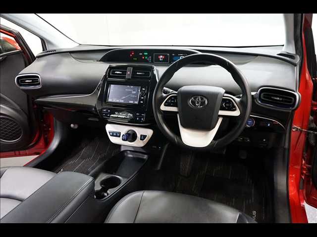 TOYOTA PRIUS 2016 Image 31