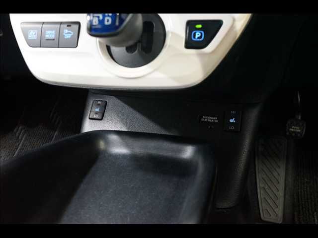 TOYOTA PRIUS 2016 Image 31