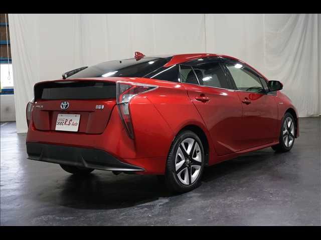 TOYOTA PRIUS 2016 Image 31
