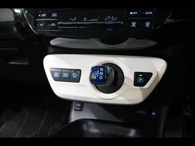 TOYOTA PRIUS 2016 Image 31