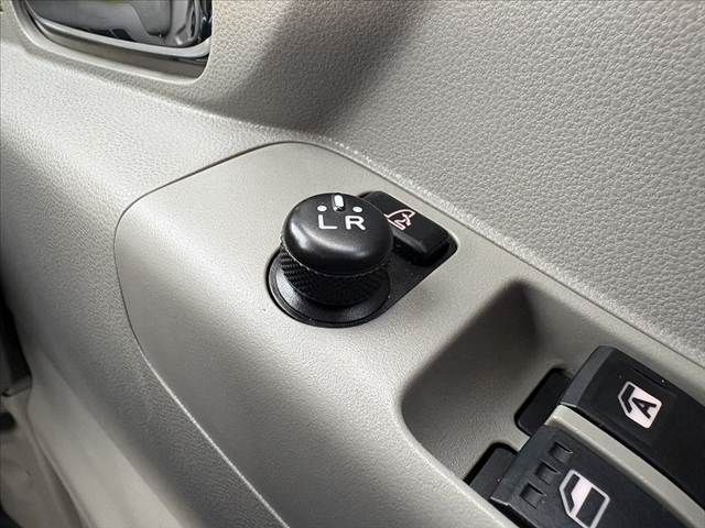 TOYOTA PIXIS SPACE 2013 Image 31