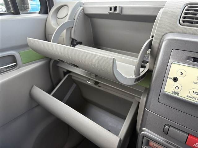 TOYOTA PIXIS SPACE 2013 Image 31