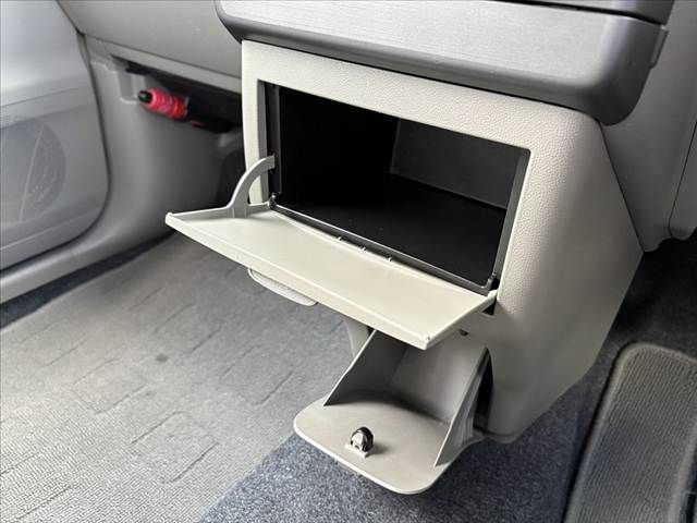 TOYOTA PIXIS SPACE 2013 Image 31