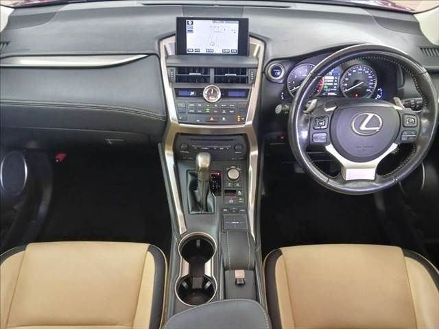 TOYOTA LEXUS NX300H 2015 Image 31