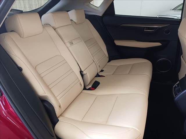 TOYOTA LEXUS NX300H 2015 Image 31