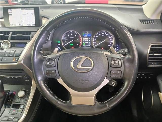 TOYOTA LEXUS NX300H 2015 Image 31