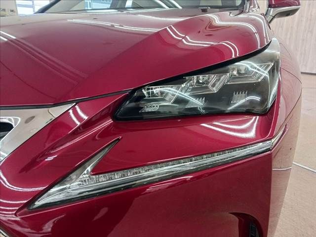 TOYOTA LEXUS NX300H 2015 Image 31