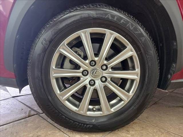 TOYOTA LEXUS NX300H 2015 Image 31