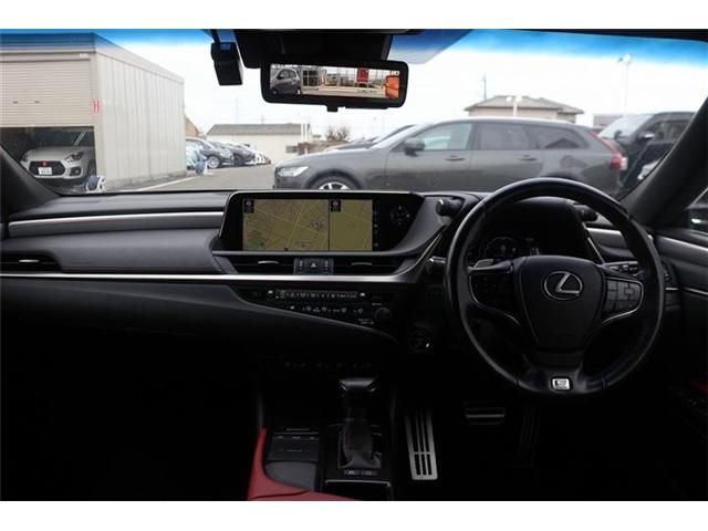 TOYOTA LEXUS ES300H 2019 Image 31