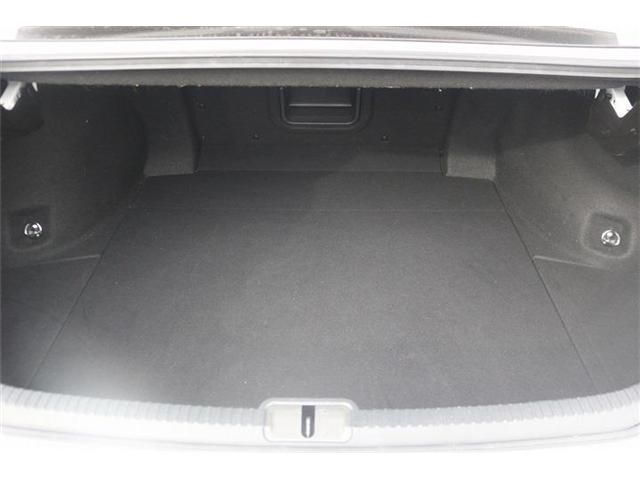 TOYOTA LEXUS ES300H 2019 Image 31